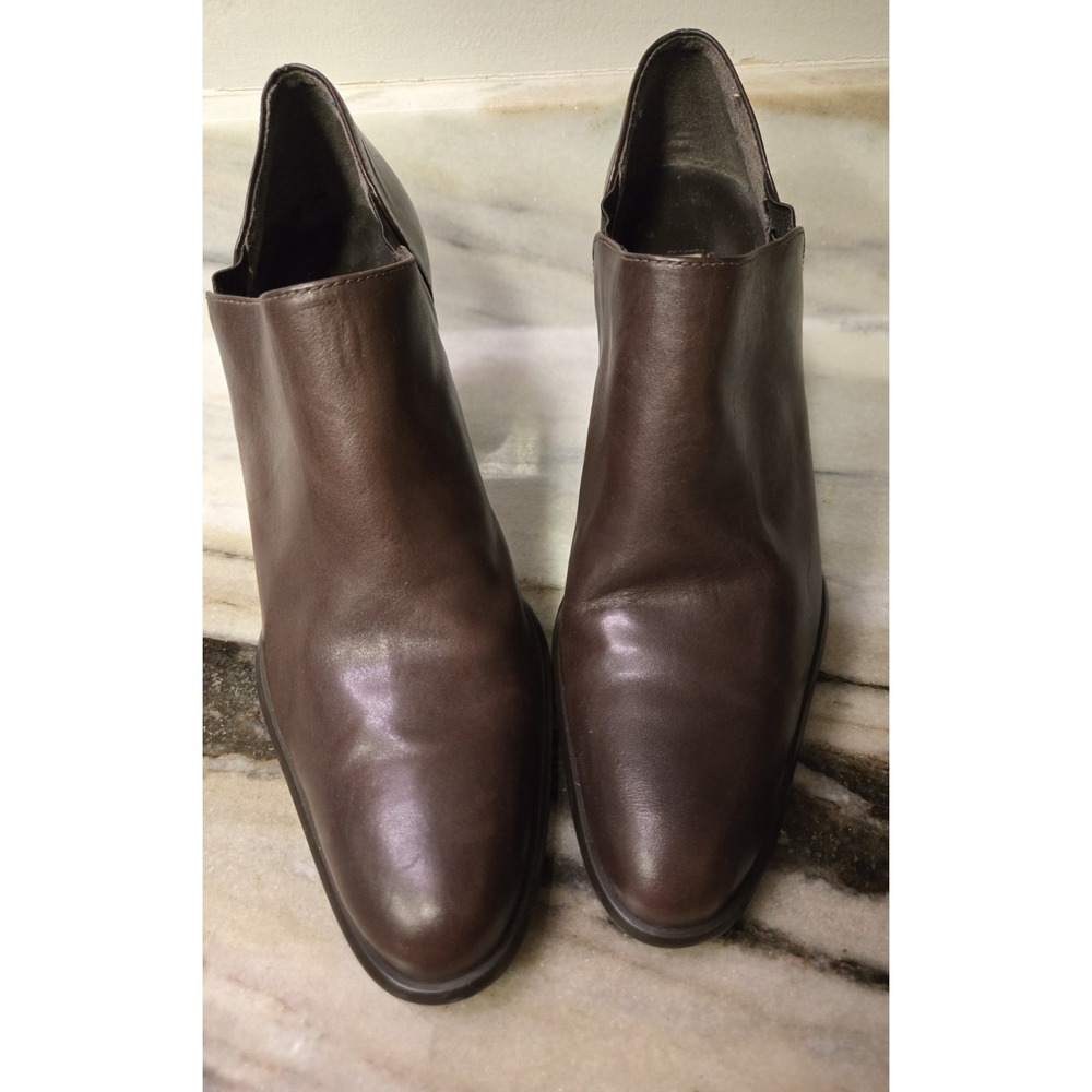 Apostrophe Women's Brown Leather Pointed Toe Heel Slip On Size 8M